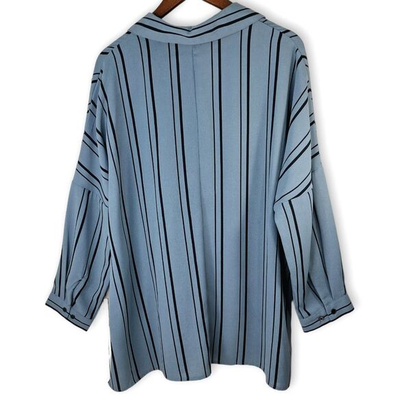 Lapel Collar Button Down V-Neck Striped Blouse w/ Pockets Sz 2X - Picture 4 of 9
